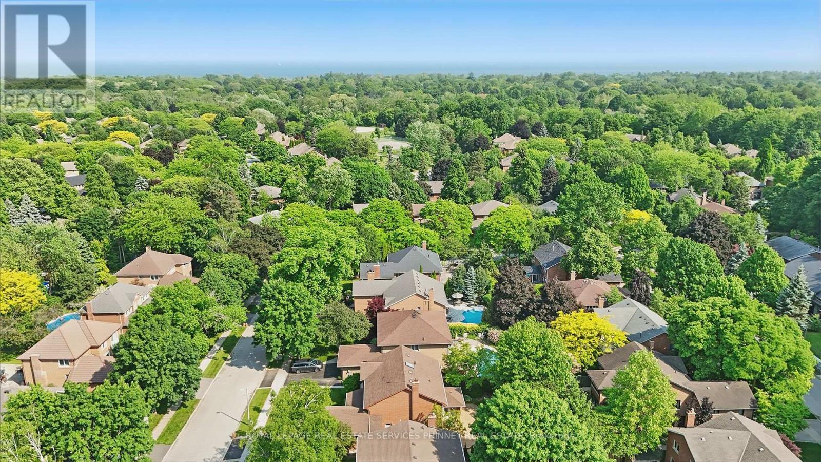 












402 BARCLAY CRESCENT

,
Oakville,




Ontario
L6J6H9

