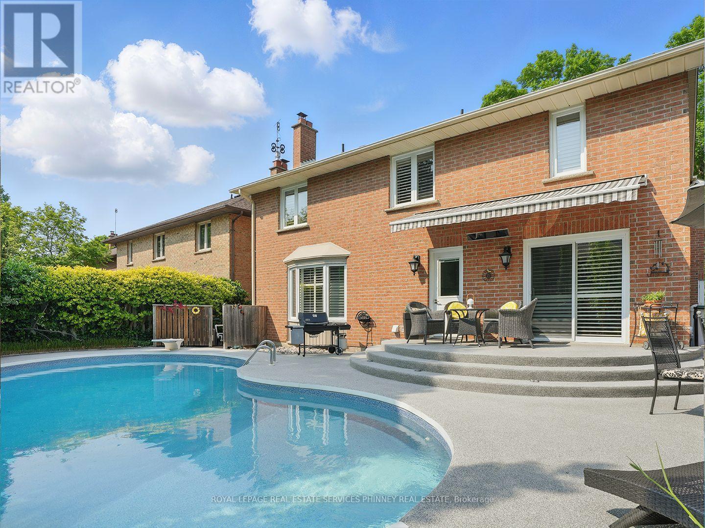 












402 BARCLAY CRESCENT

,
Oakville,




Ontario
L6J6H9

