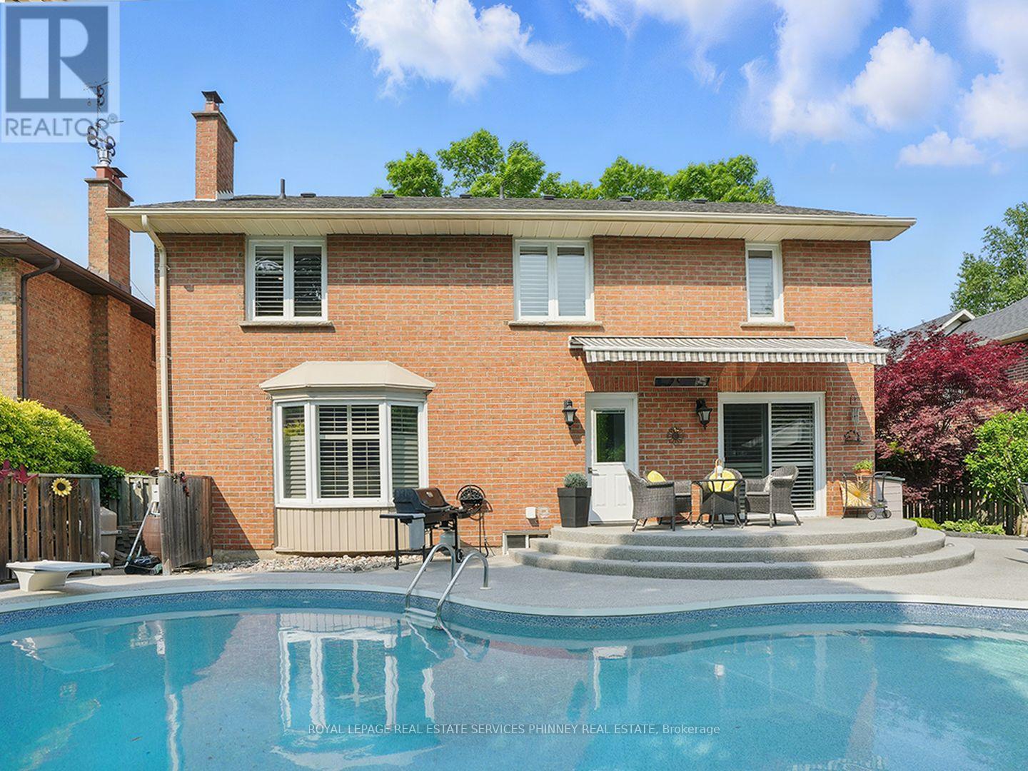 












402 BARCLAY CRESCENT

,
Oakville,




Ontario
L6J6H9

