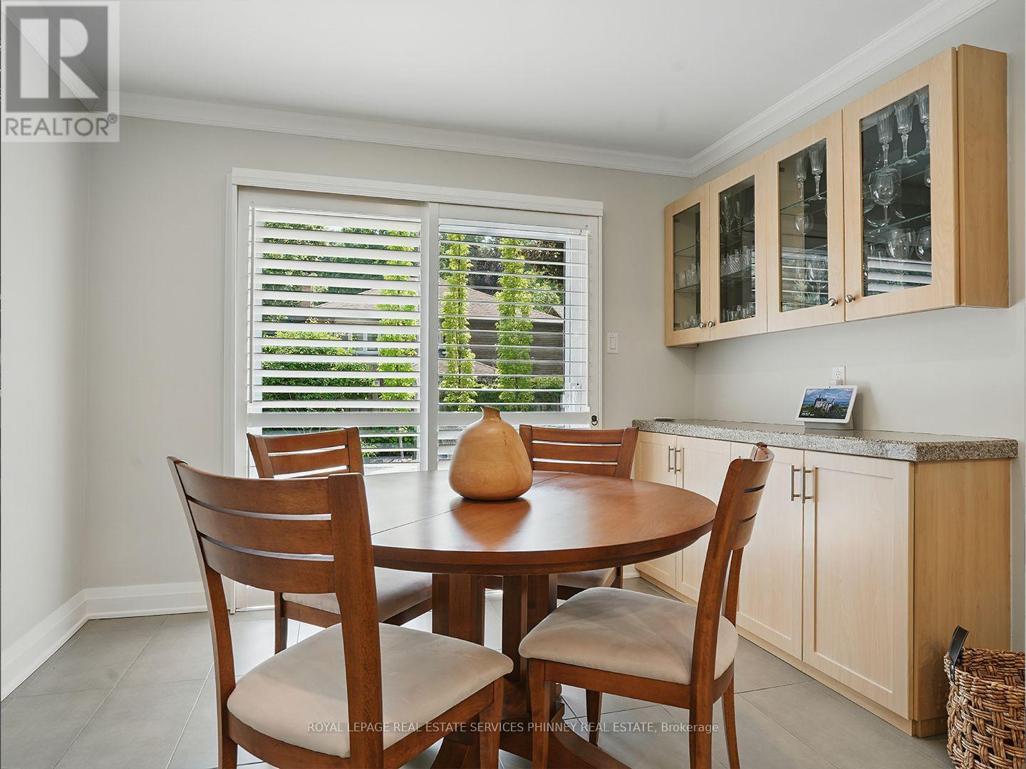 












402 BARCLAY CRESCENT

,
Oakville,




Ontario
L6J6H9

