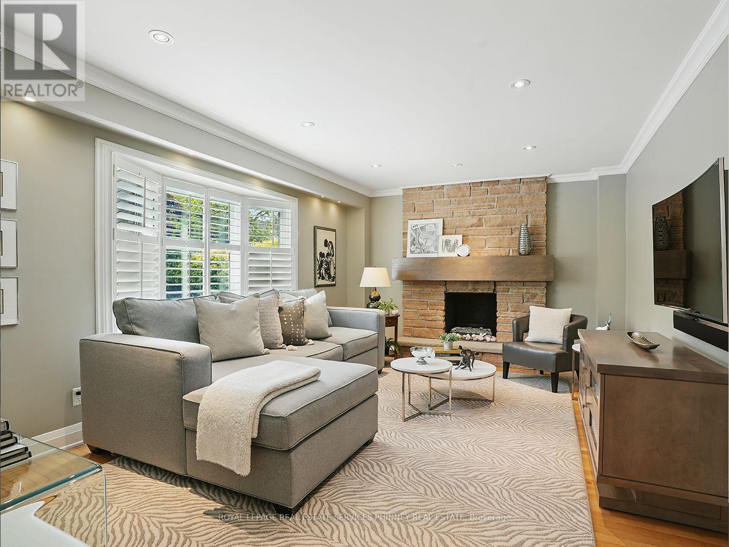 












402 BARCLAY CRESCENT

,
Oakville,




Ontario
L6J6H9

