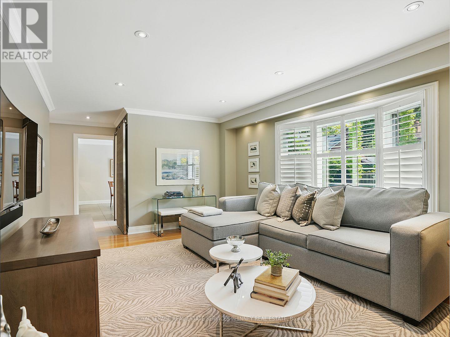 












402 BARCLAY CRESCENT

,
Oakville,




Ontario
L6J6H9

