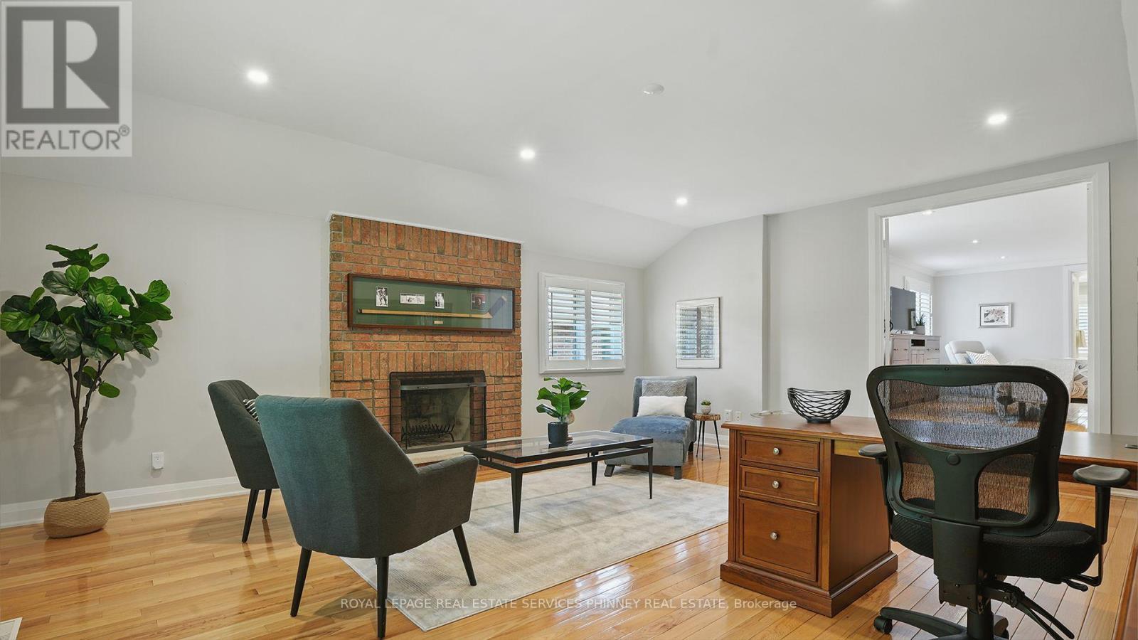 












402 BARCLAY CRESCENT

,
Oakville,




Ontario
L6J6H9

