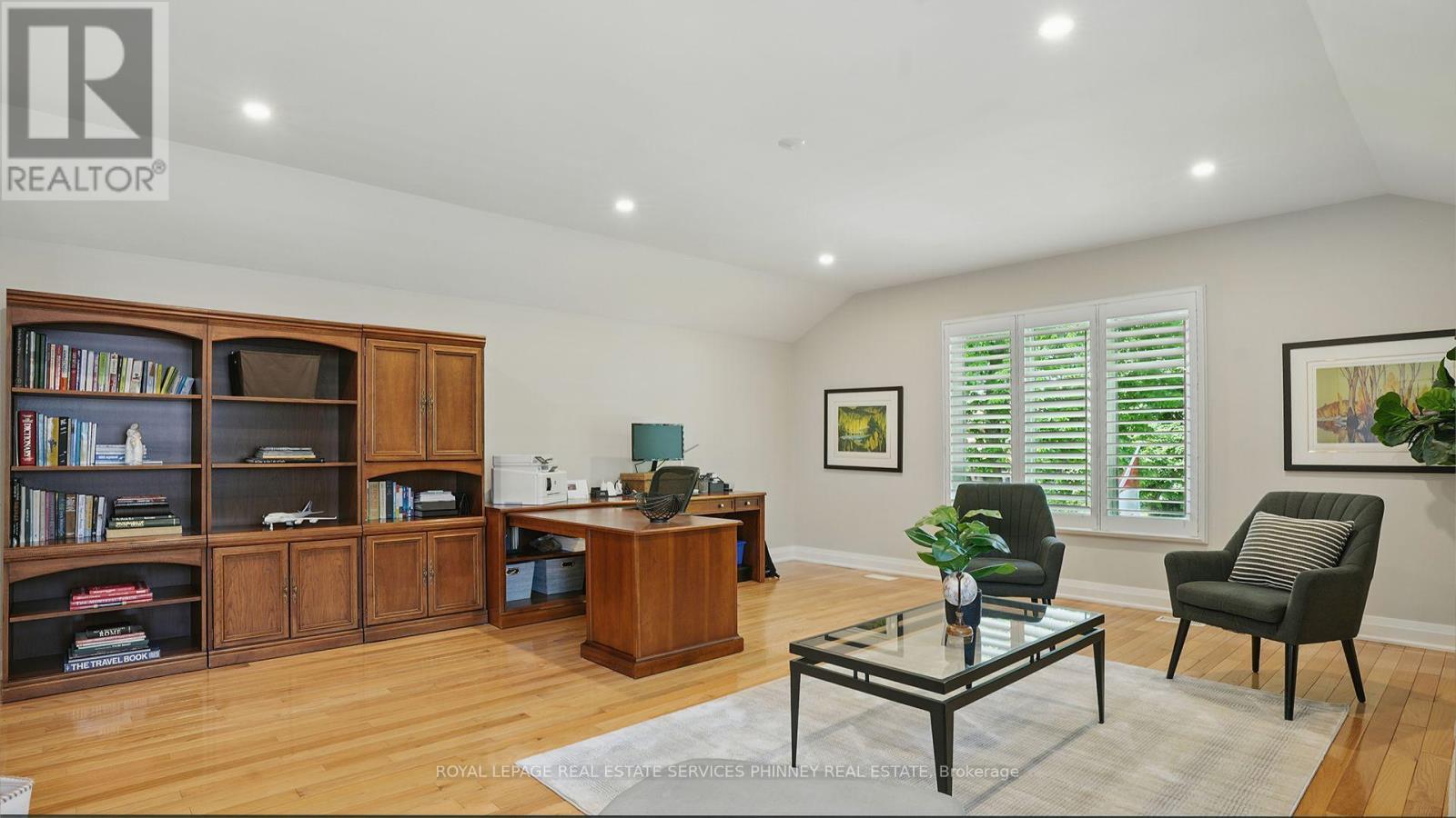 












402 BARCLAY CRESCENT

,
Oakville,




Ontario
L6J6H9

