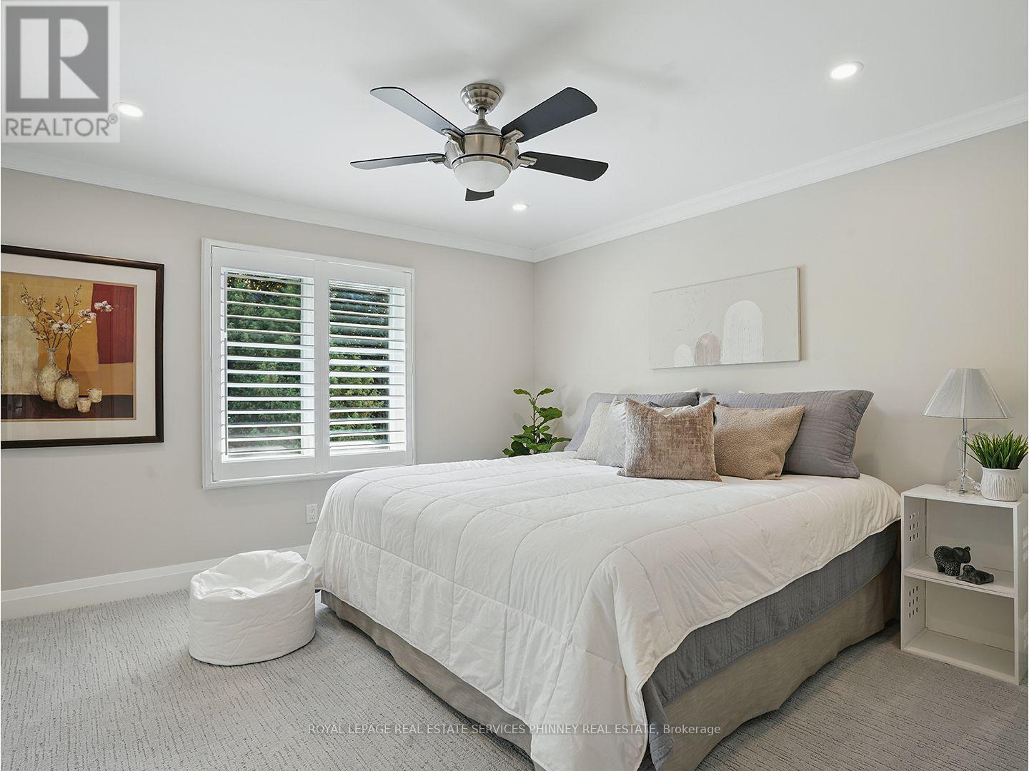 












402 BARCLAY CRESCENT

,
Oakville,




Ontario
L6J6H9

