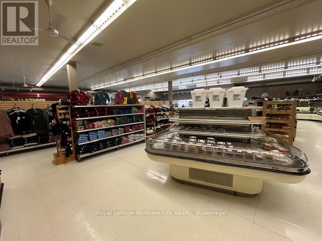 












6722 HIGHWAY 11 N

,
Temagami,




Ontario
P0H2H0

