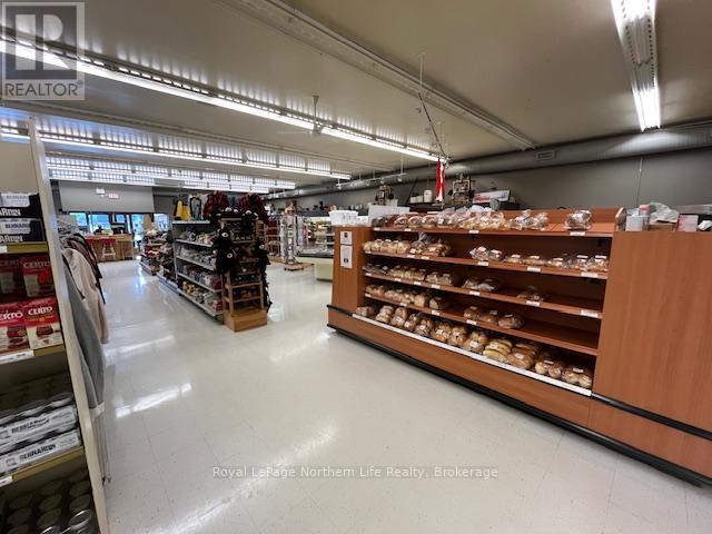 












6722 HIGHWAY 11 N

,
Temagami,




Ontario
P0H2H0


