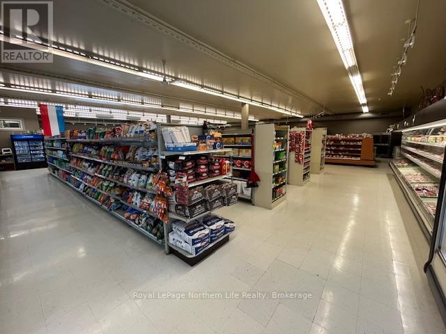 












6722 HIGHWAY 11 N

,
Temagami,




Ontario
P0H2H0

