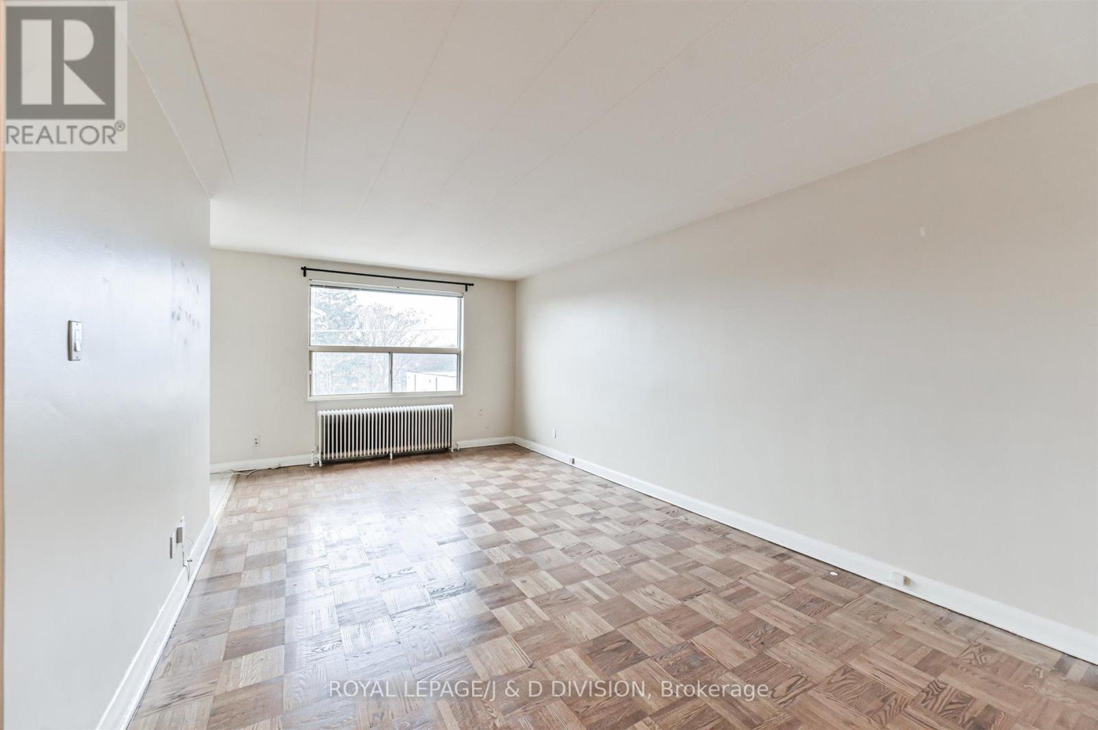 












304 - 325 SAMMON AVENUE

,
Toronto,




Ontario
M4J2A1

