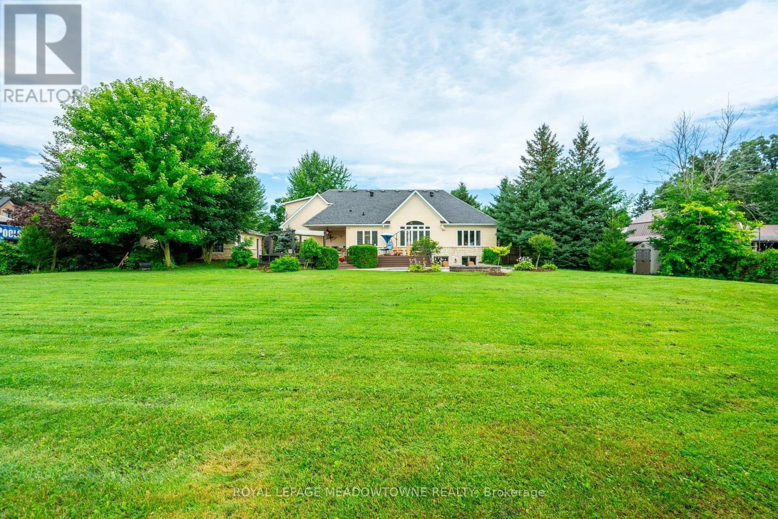 












128 CARLISLE ROAD

,
Hamilton,




Ontario
L8B0Z8

