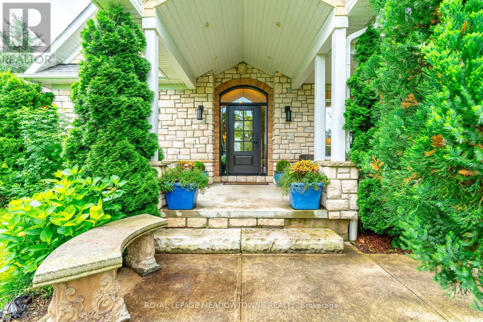 












128 CARLISLE ROAD

,
Hamilton,




Ontario
L8B0Z8

