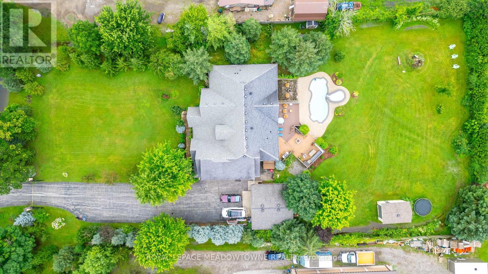 












128 CARLISLE ROAD

,
Hamilton,




Ontario
L8B0Z8

