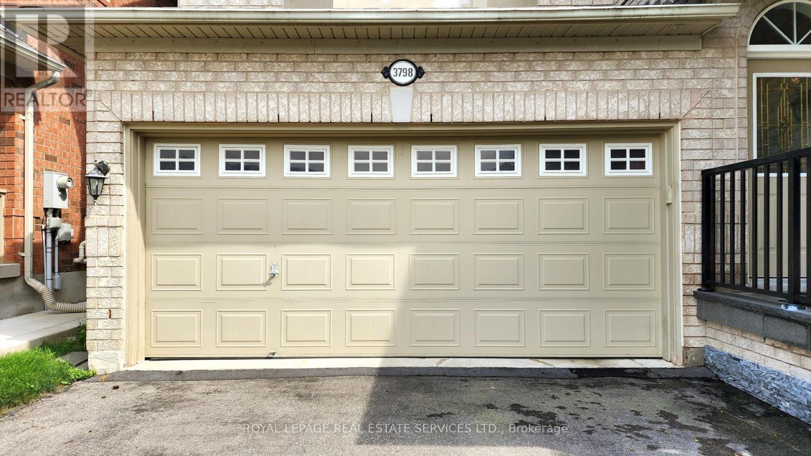 












3798 SWIFTDALE DRIVE

,
Mississauga,




Ontario
L5M6M5

