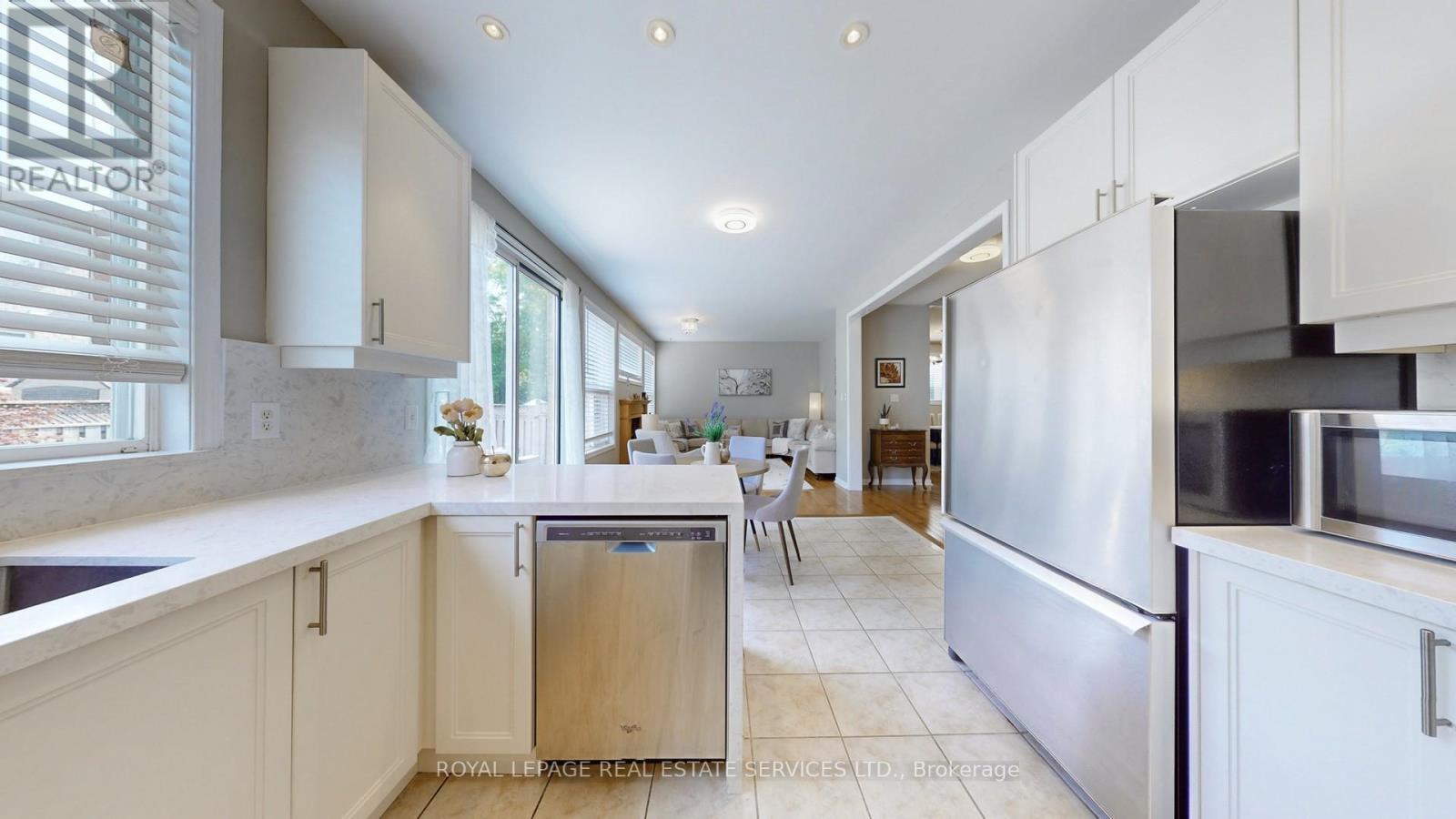












3798 SWIFTDALE DRIVE

,
Mississauga,




Ontario
L5M6M5

