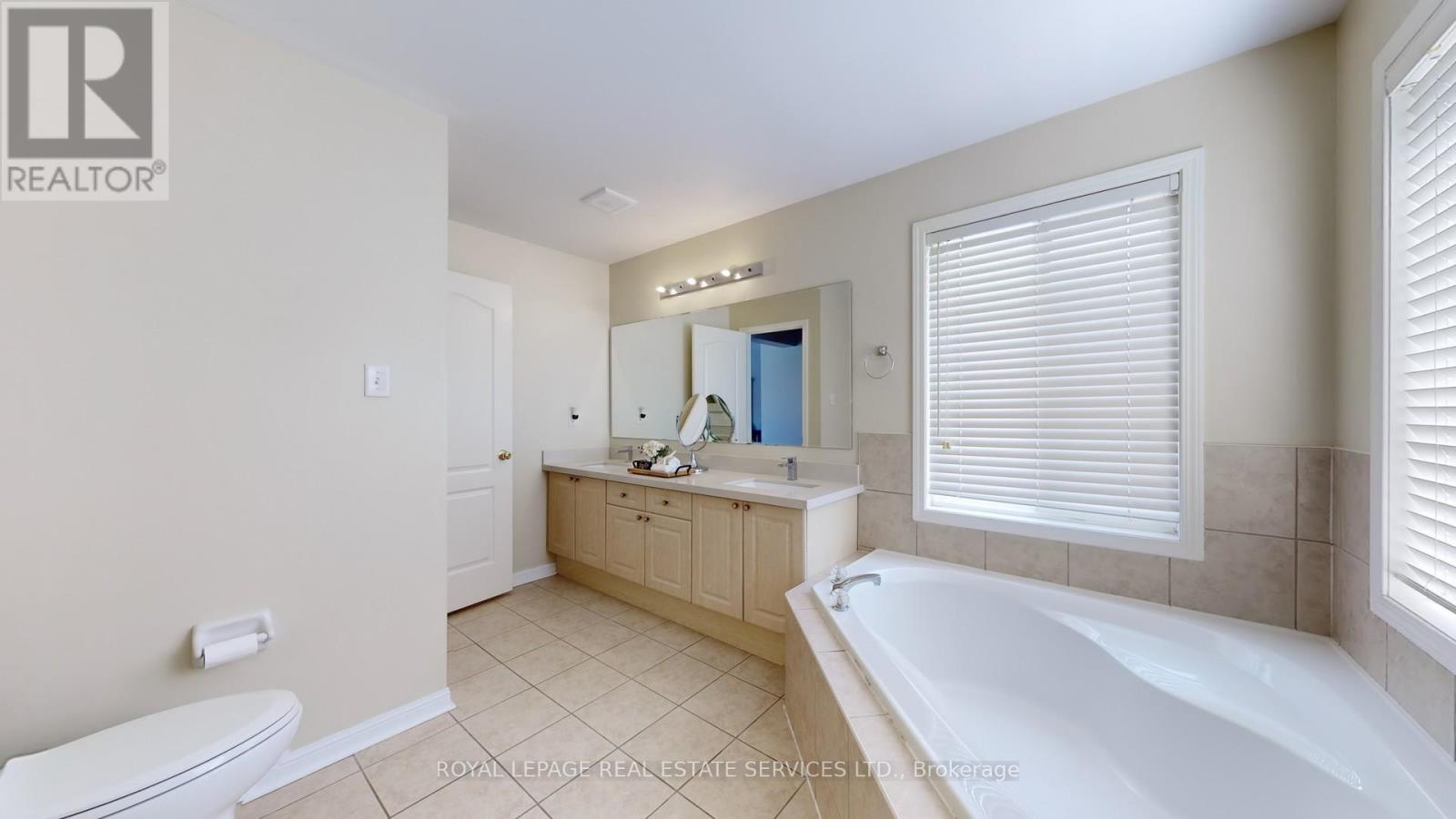












3798 SWIFTDALE DRIVE

,
Mississauga,




Ontario
L5M6M5

