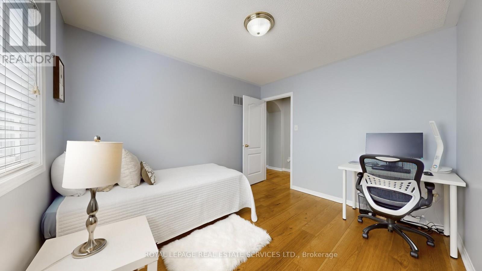 












3798 SWIFTDALE DRIVE

,
Mississauga,




Ontario
L5M6M5


