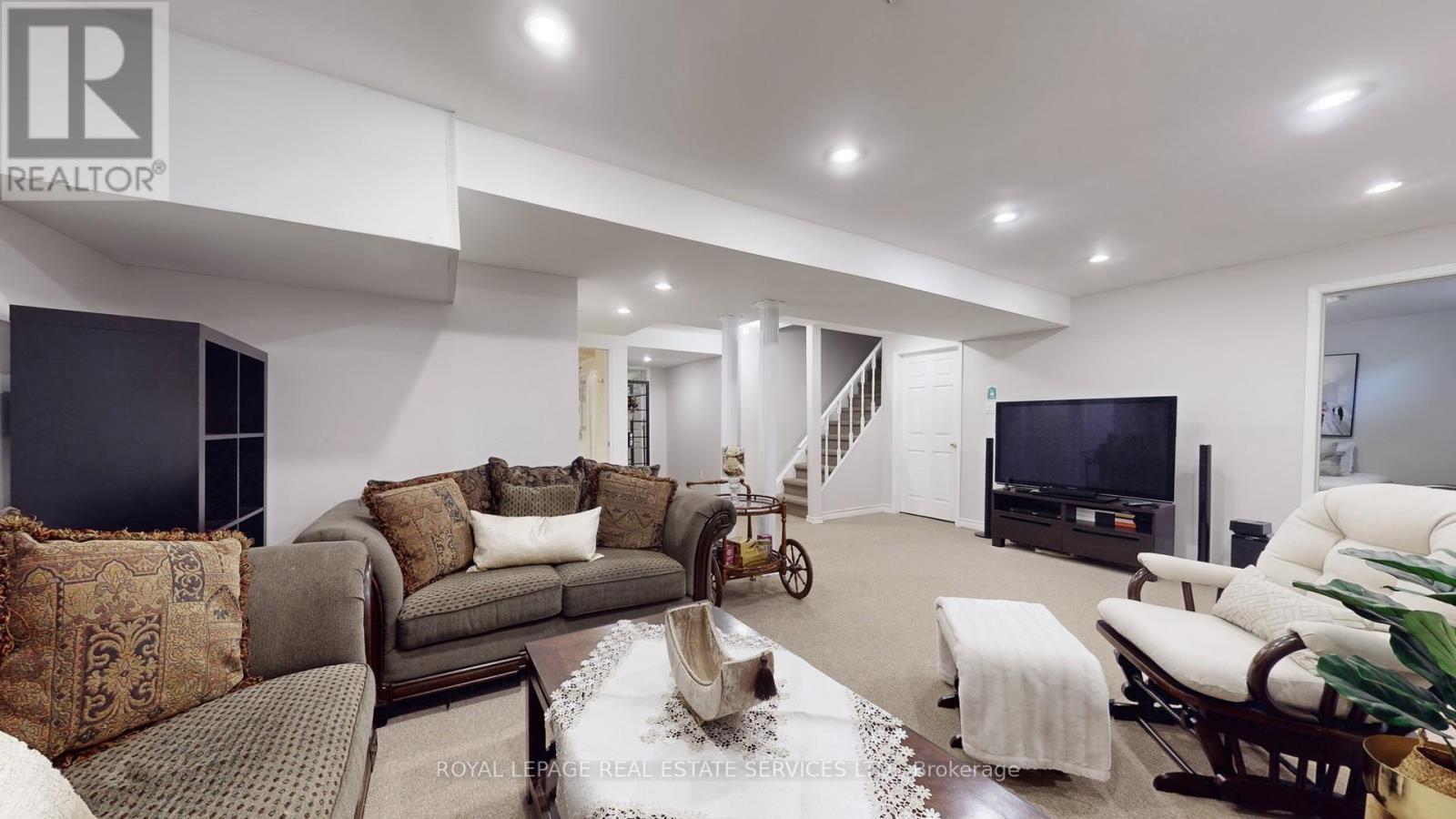 












3798 SWIFTDALE DRIVE

,
Mississauga,




Ontario
L5M6M5

