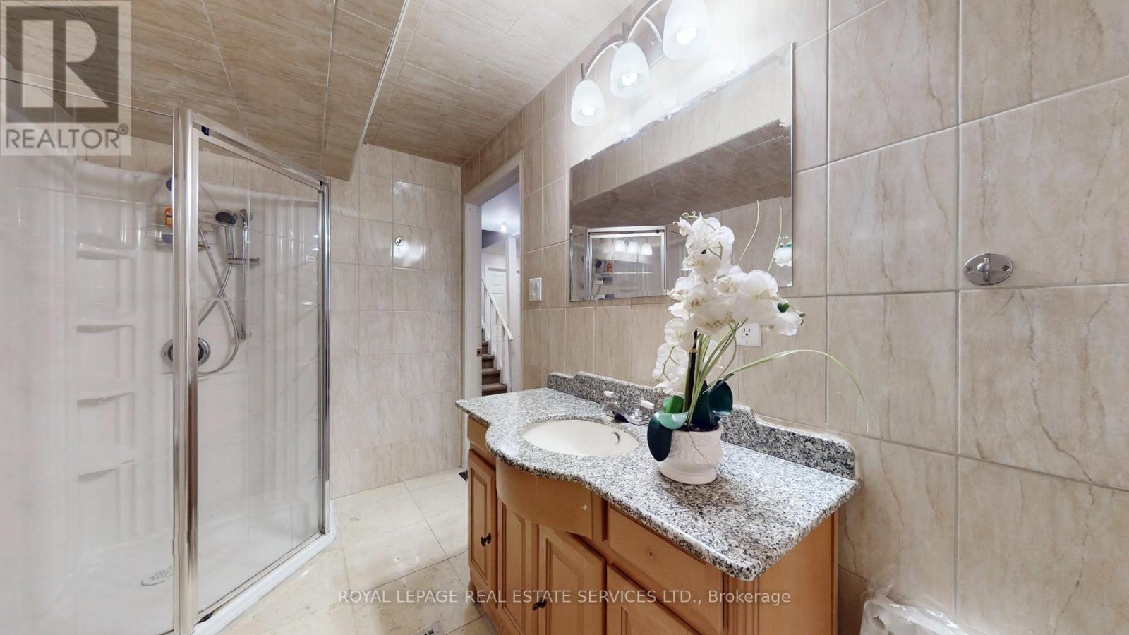 












3798 SWIFTDALE DRIVE

,
Mississauga,




Ontario
L5M6M5

