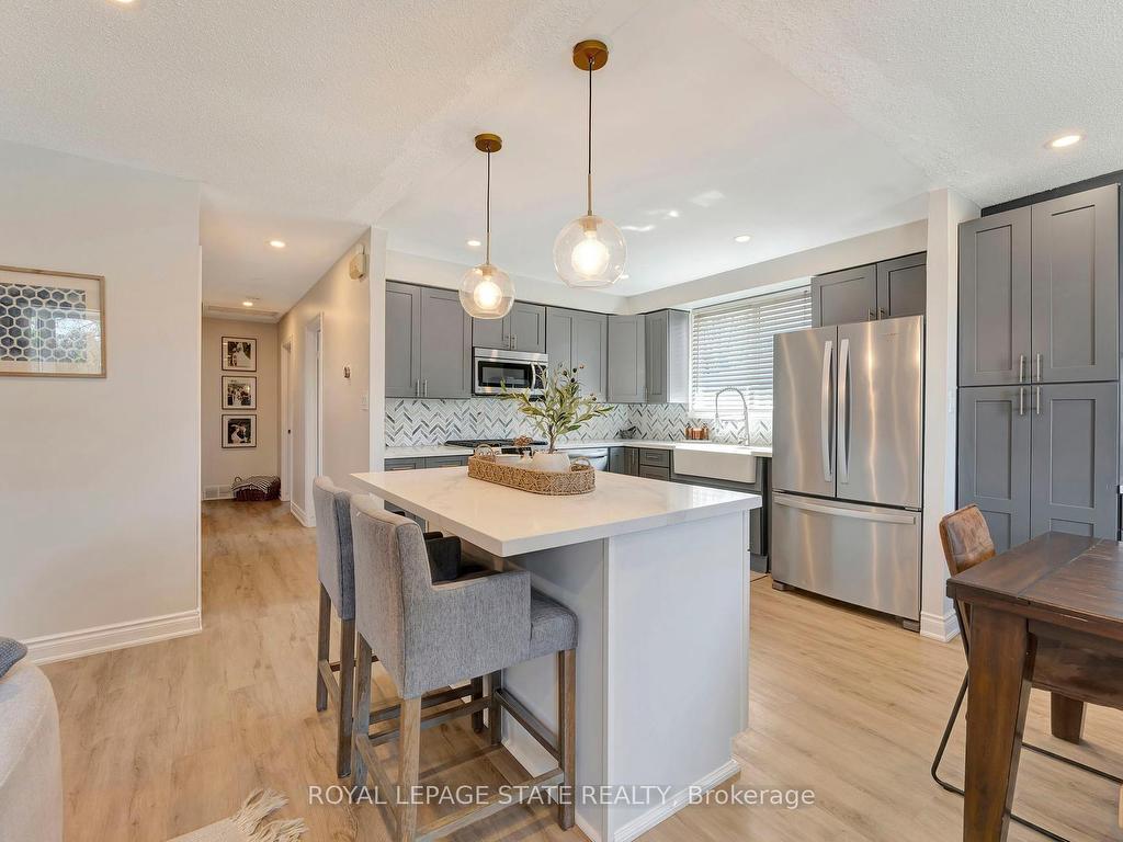 









15


Elsa

Court,
Hamilton,




ON
L9C 4R7

