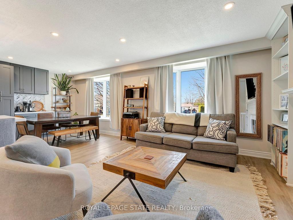 









15


Elsa

Court,
Hamilton,




ON
L9C 4R7


