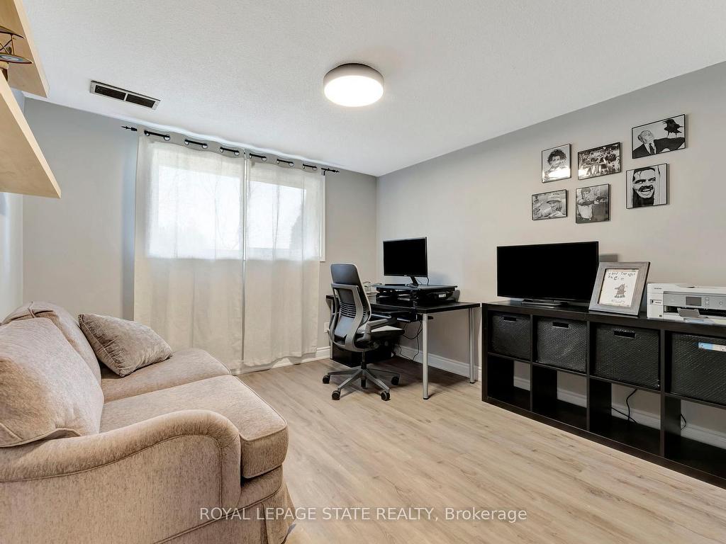 









15


Elsa

Court,
Hamilton,




ON
L9C 4R7

