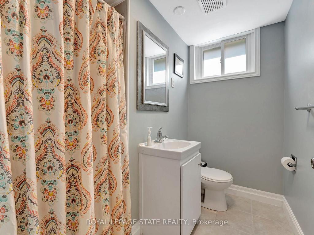 









15


Elsa

Court,
Hamilton,




ON
L9C 4R7

