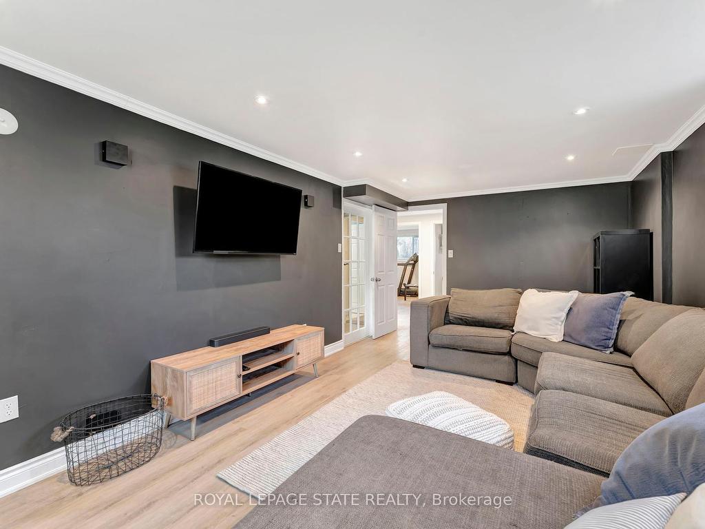 









15


Elsa

Court,
Hamilton,




ON
L9C 4R7

