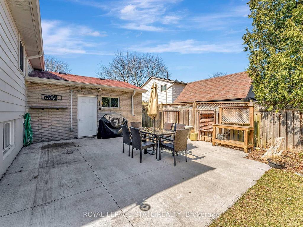 









15


Elsa

Court,
Hamilton,




ON
L9C 4R7

