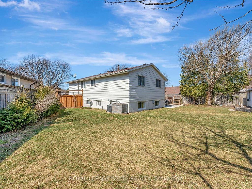 









15


Elsa

Court,
Hamilton,




ON
L9C 4R7

