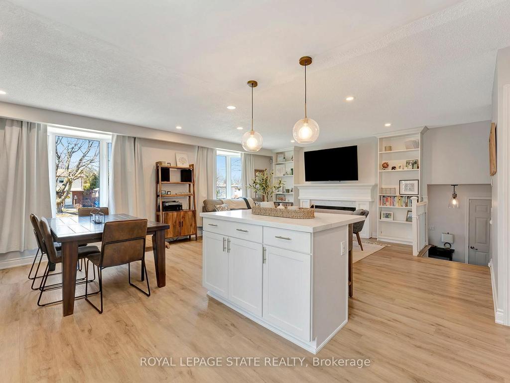 









15


Elsa

Court,
Hamilton,




ON
L9C 4R7

