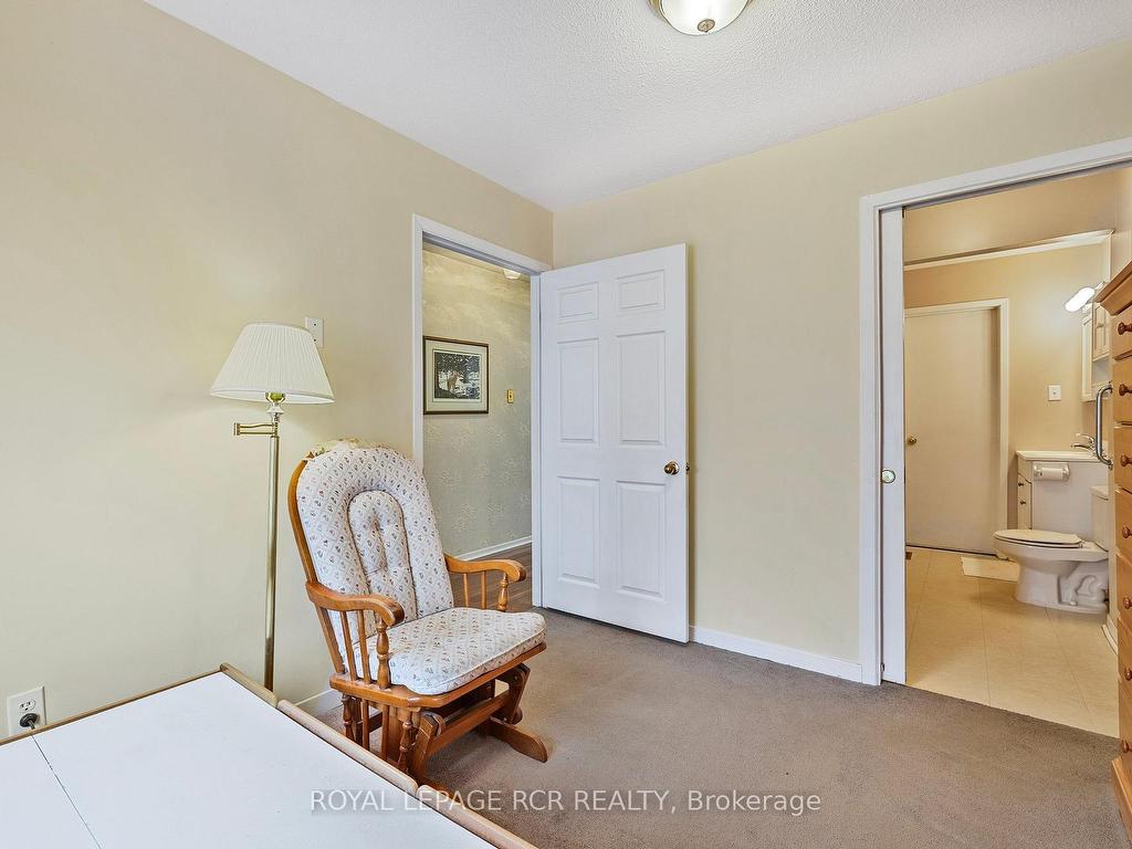 









856


Magnolia

Avenue,
Newmarket,




ON
L3Y 3C7

