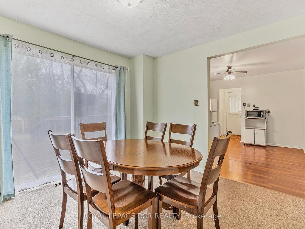 









856


Magnolia

Avenue,
Newmarket,




ON
L3Y 3C7

