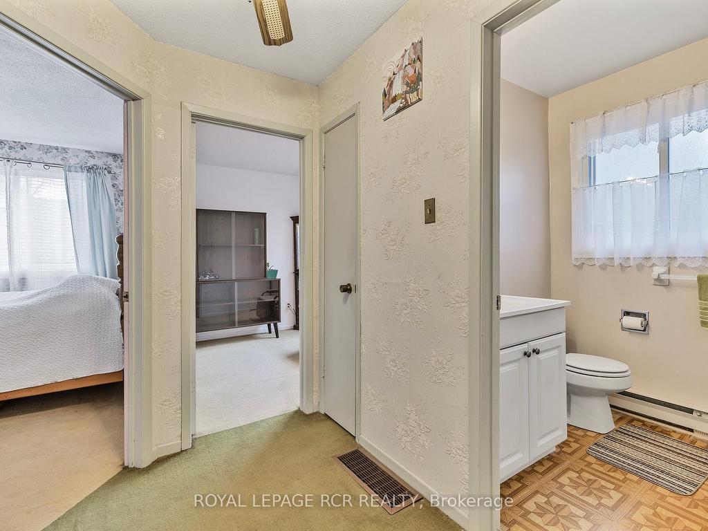 









856


Magnolia

Avenue,
Newmarket,




ON
L3Y 3C7

