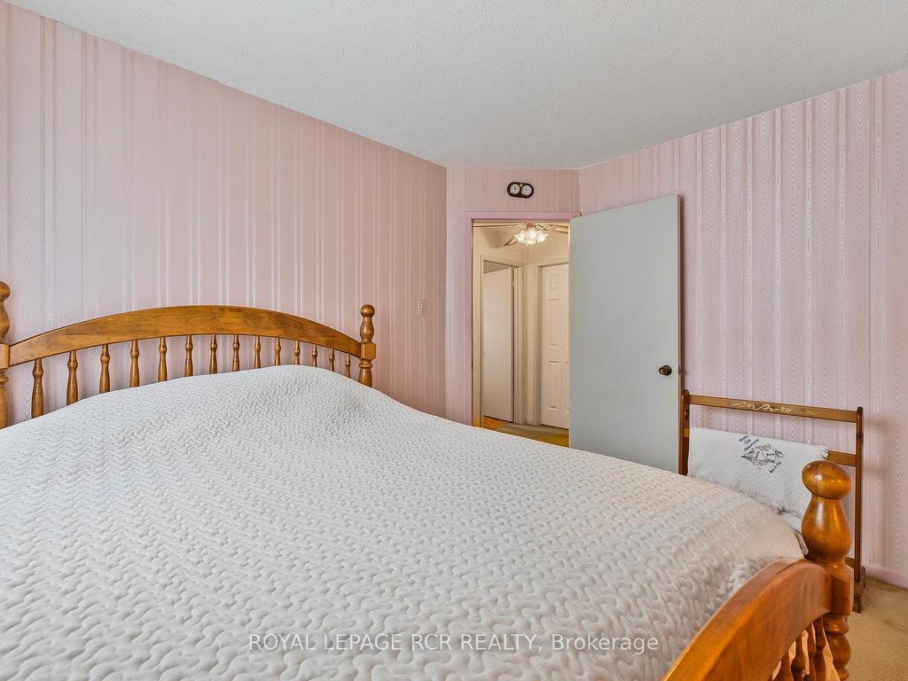 









856


Magnolia

Avenue,
Newmarket,




ON
L3Y 3C7


