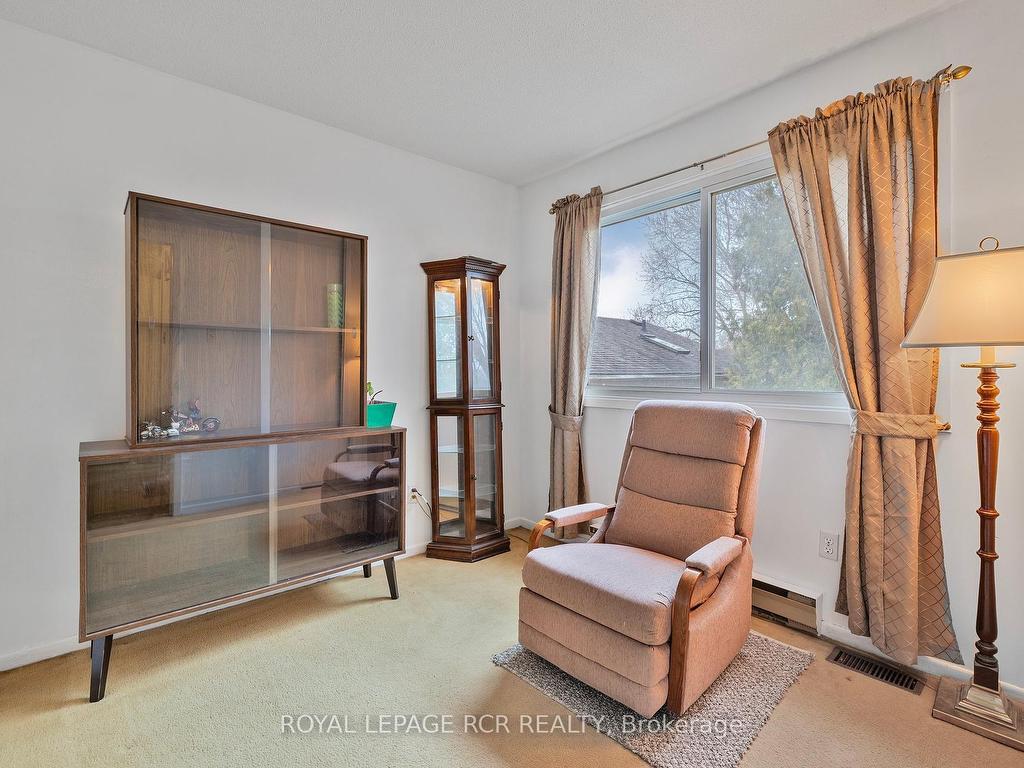 









856


Magnolia

Avenue,
Newmarket,




ON
L3Y 3C7

