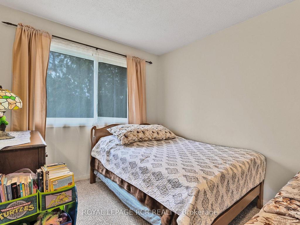 









856


Magnolia

Avenue,
Newmarket,




ON
L3Y 3C7

