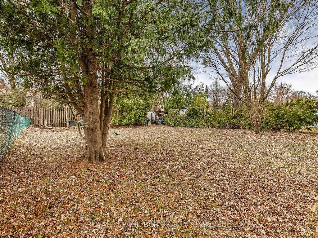 









856


Magnolia

Avenue,
Newmarket,




ON
L3Y 3C7

