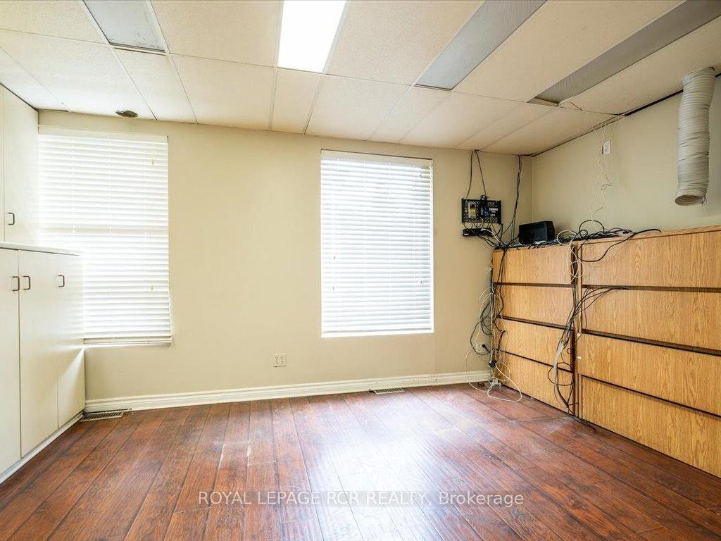 









355


Dissette

Street,
Bradford West Gwillimbury,




ON
L3Z 3G9

