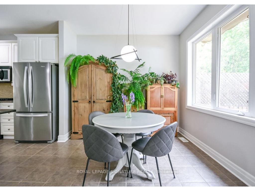 









7


Windsong

Crescent,
Bracebridge,




ON
P1L 1W9

