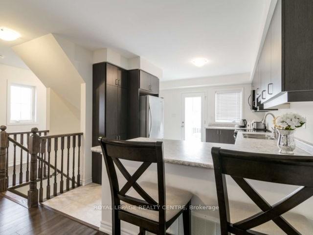 









587


Allport

Gate,
Milton,




ON
L9T 9J5

