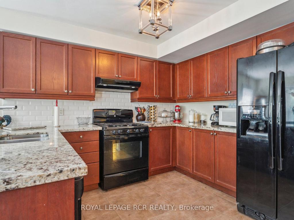 









257


Berry

Street,
Shelburne,




ON
L9V 3E1

