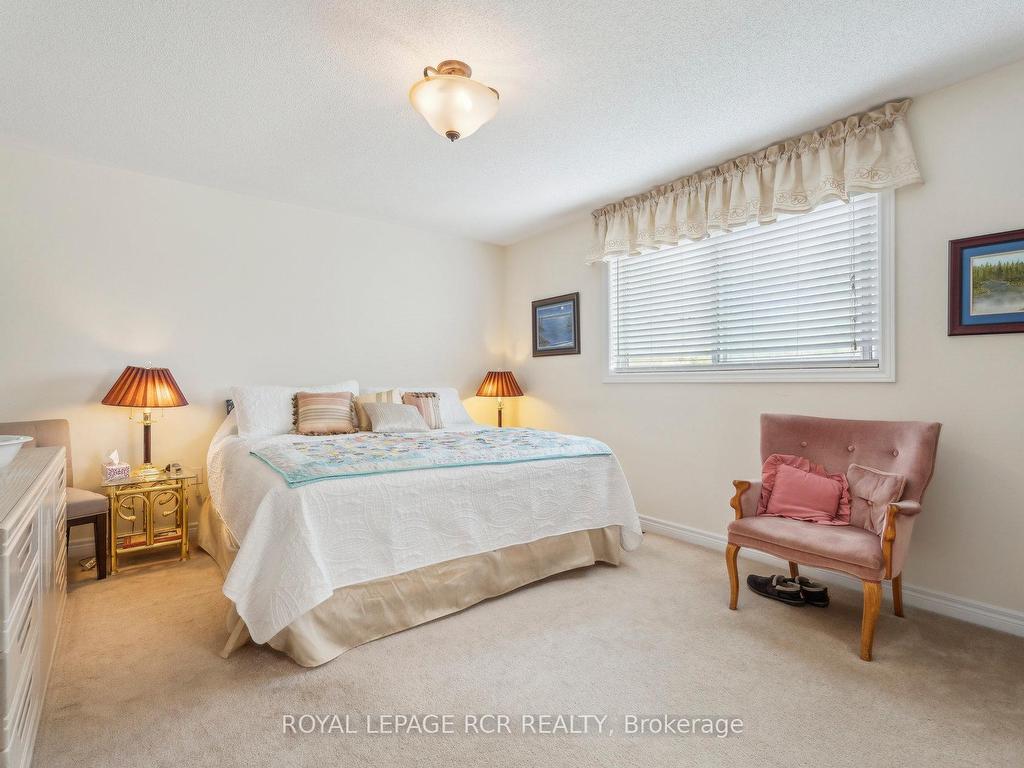 









257


Berry

Street,
Shelburne,




ON
L9V 3E1

