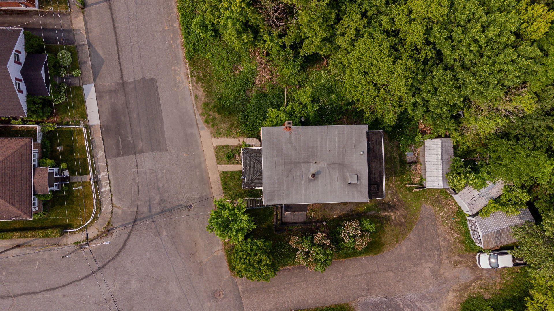 









910

 - 914


107e Rue

,
Shawinigan,




QC
G9P2L2


