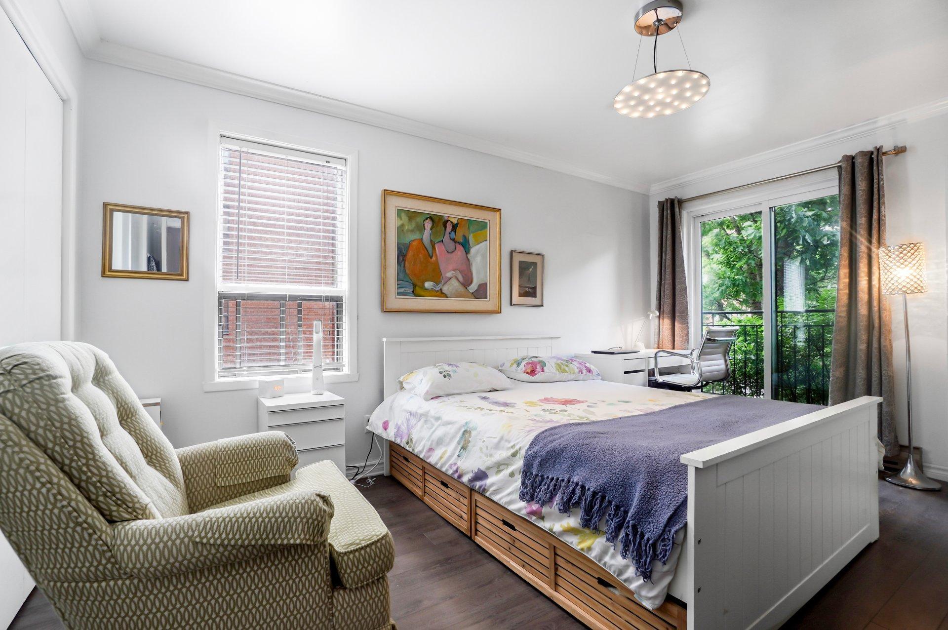 









295


Rue d'Orléans

,
Saint-Lambert,




QC
J4S1Y1

