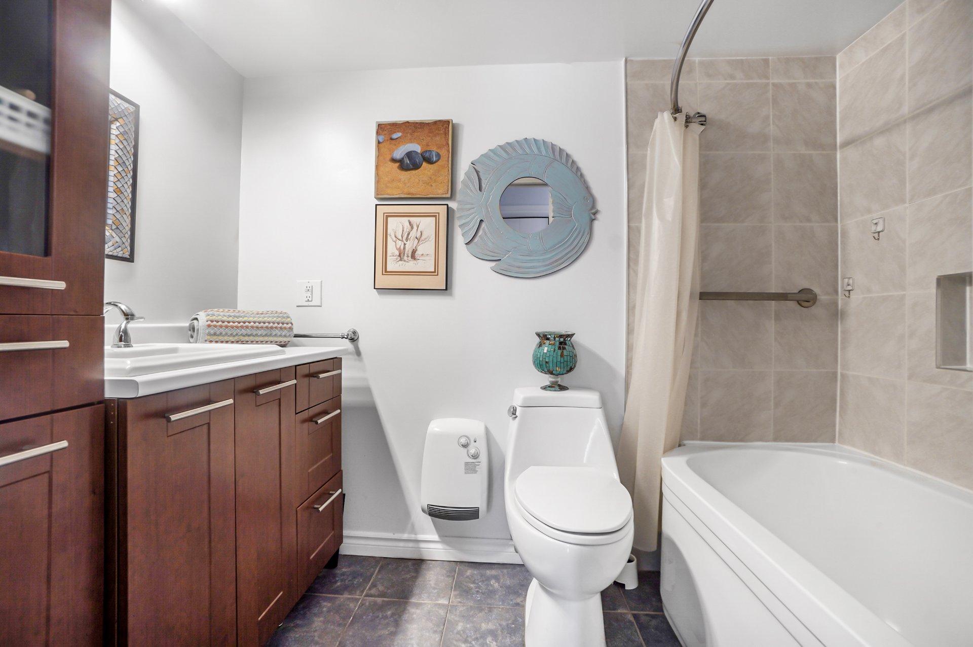 









295


Rue d'Orléans

,
Saint-Lambert,




QC
J4S1Y1

