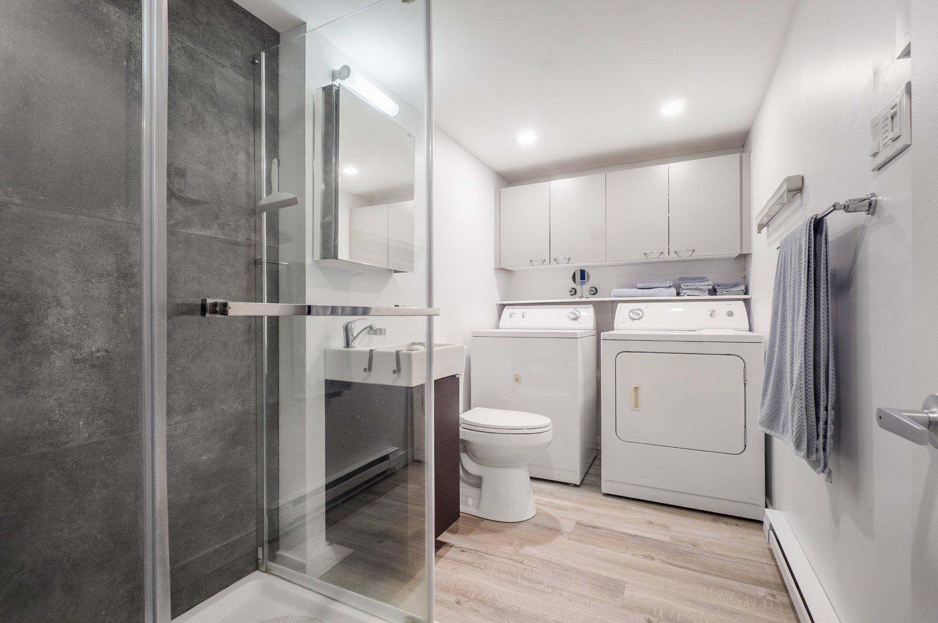 









295


Rue d'Orléans

,
Saint-Lambert,




QC
J4S1Y1

