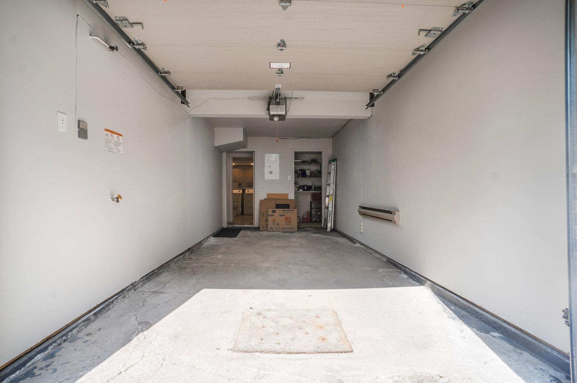 









295


Rue d'Orléans

,
Saint-Lambert,




QC
J4S1Y1

