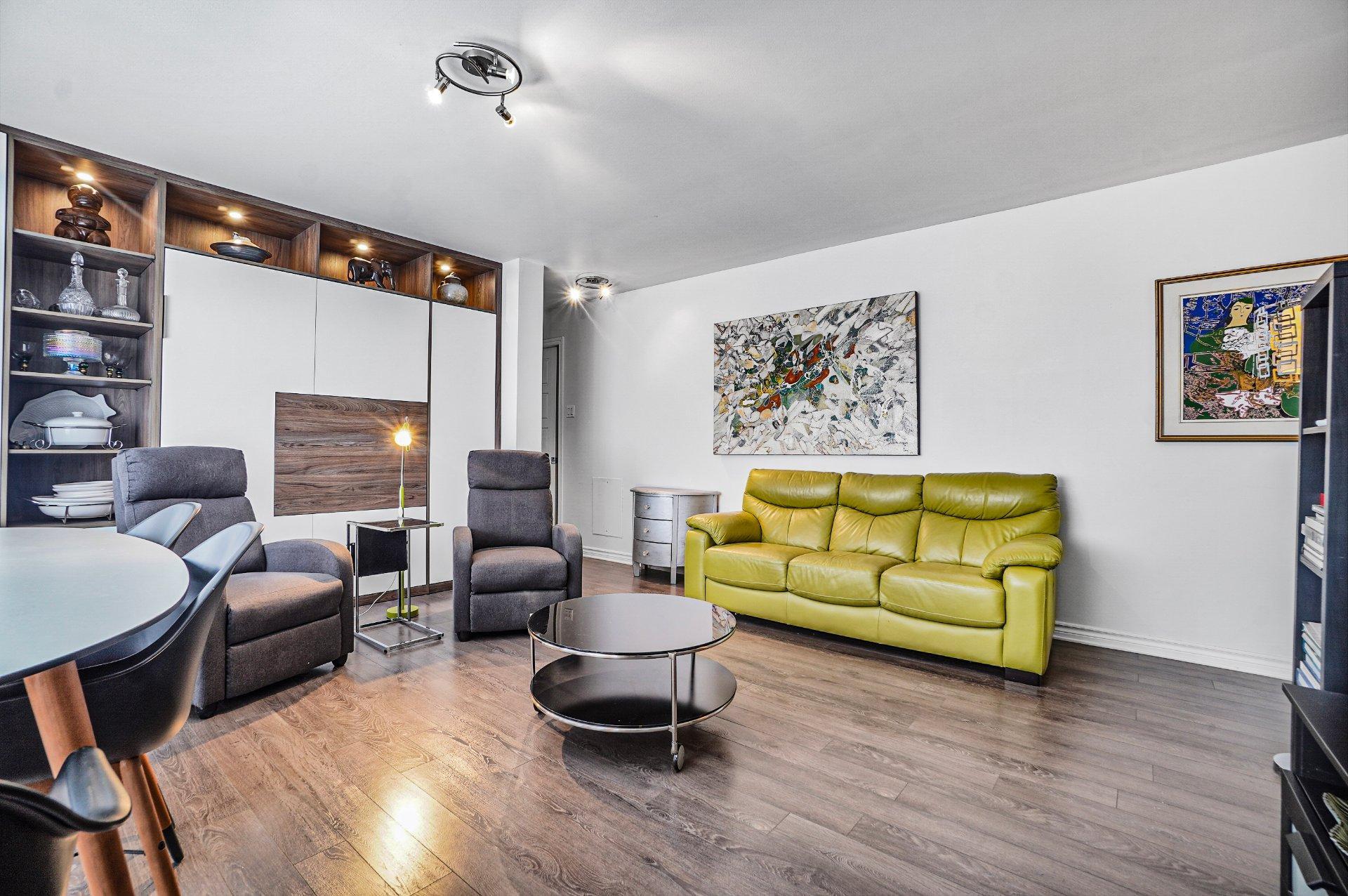 









295


Rue d'Orléans

,
Saint-Lambert,




QC
J4S1Y1

