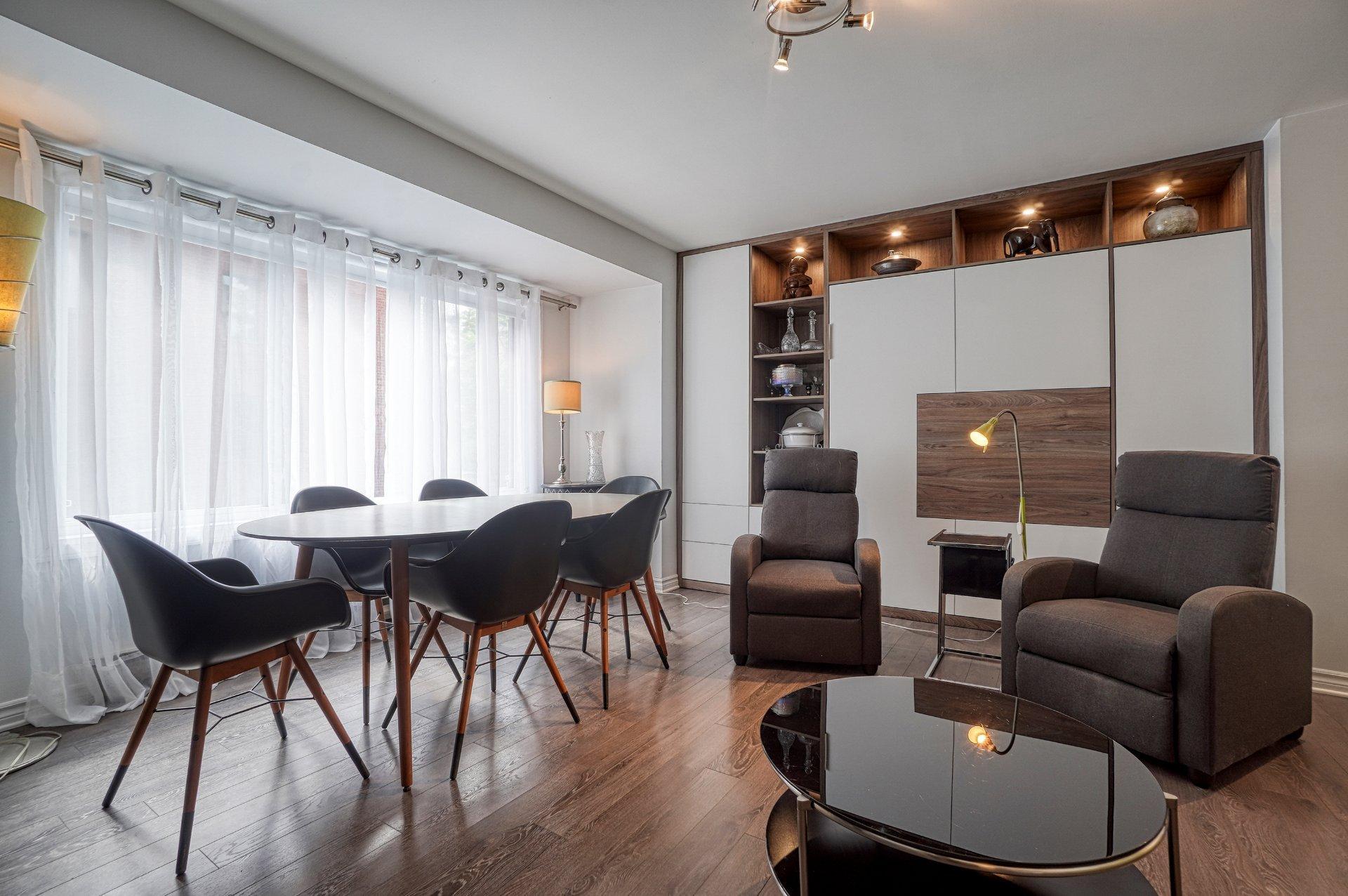 









295


Rue d'Orléans

,
Saint-Lambert,




QC
J4S1Y1


