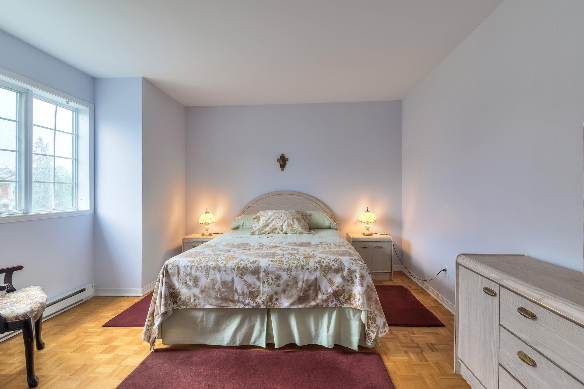 









17115


Rue Guillaume

,
Montréal (Pierrefonds-Roxboro),




QC
H9J3T6

